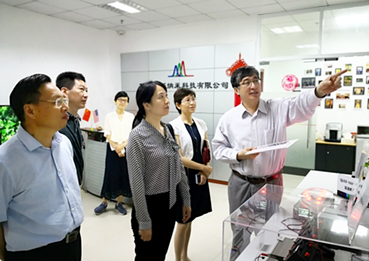 市委统战部副部长杨新一行走访星烁